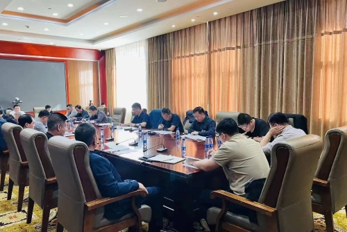 9月20日，，，，，集团公司总工程师于会军率调研组深入双鸭山矿业公司就灾害防治、科技创新、节能环保等工作开展调研。。。。。。。