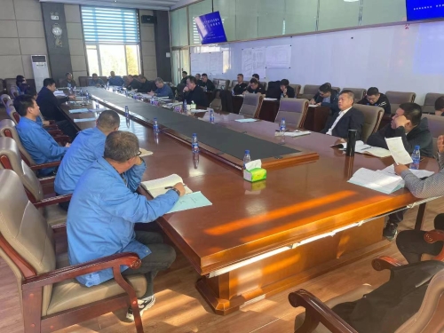 10月12日，，，，，，公司采掘生产服务组到东荣二矿指导服务