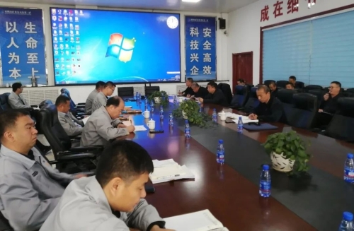 10月16日，，，，，公司采掘生产服务组到东荣三矿指导服务。。。。。。。。