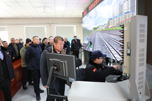 11月10日上午，，，，，，，，集团公司2023年度矿区铁路运输安全质量标准化工作会议-5